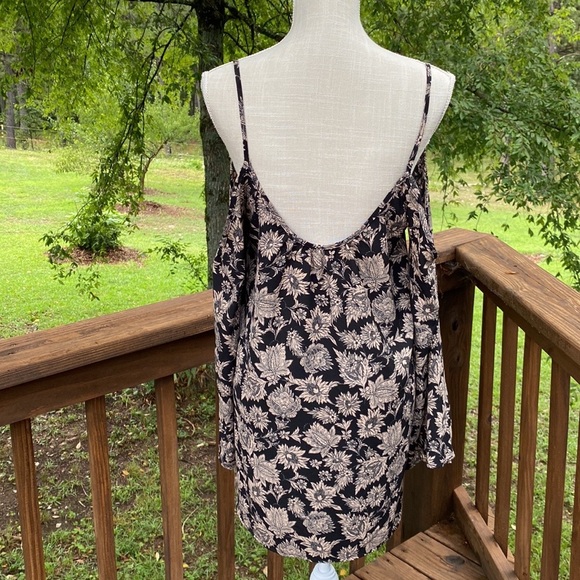 Honey punch Black Floral Cold Shoulder Long Sleeved Mini Dress - Picture 4 of 7